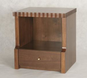 ভালো দাম Dark Color Wooden Hotel Bedside Tables With One Drawer , King / Queen Size অনলাইন