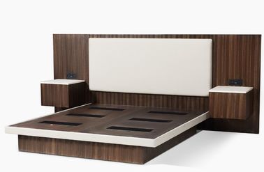 ভালো দাম King Size Dark Zebra Wood Veneer Luxury Hotel Bedroom Furniture With Upholstered Headboard অনলাইন